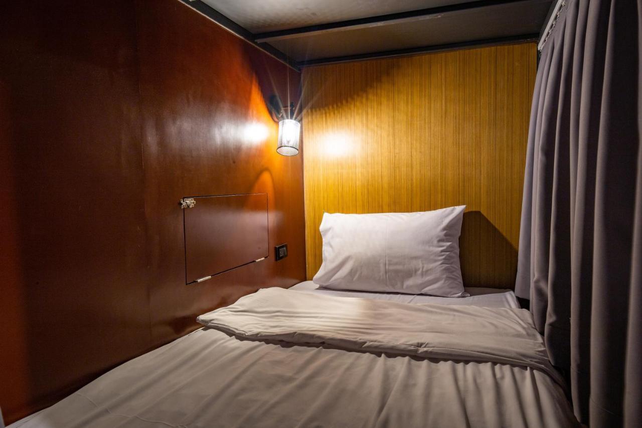 Luk Hostel Bangkok Eksteriør billede
